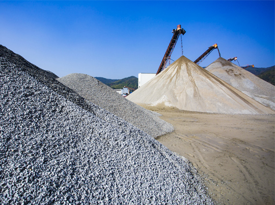 砂石骨料生產(chǎn)線(xiàn)的工藝流程及設(shè)備配置知多少？