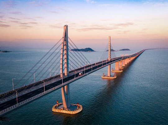 創(chuàng)世界之最！2.5個金字塔+2200萬方砂石用量，港珠澳大橋通過驗收