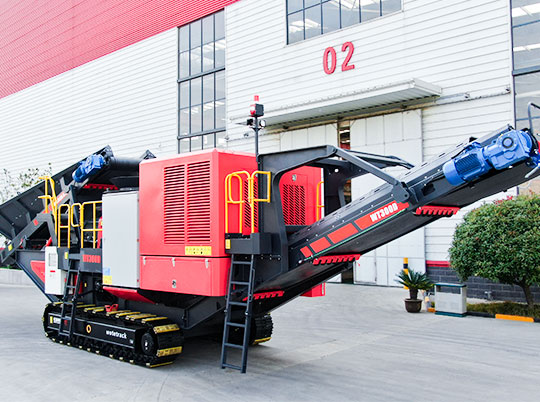 紅星履帶移動(dòng)破碎篩分站，行走的破碎制砂廠！無(wú)需基建，投資成本更低！