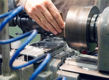 選擇高性價(jià)比的顎式破碎機(jī)，這些你一定要懂