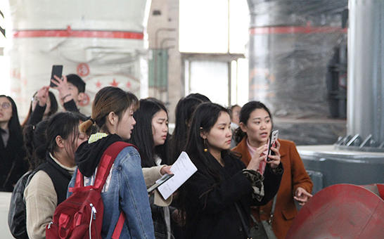 紅星：守護(hù)綠水青山，大國(guó)重器責(zé)無旁貸